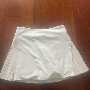Elegant White Pleated Skirt